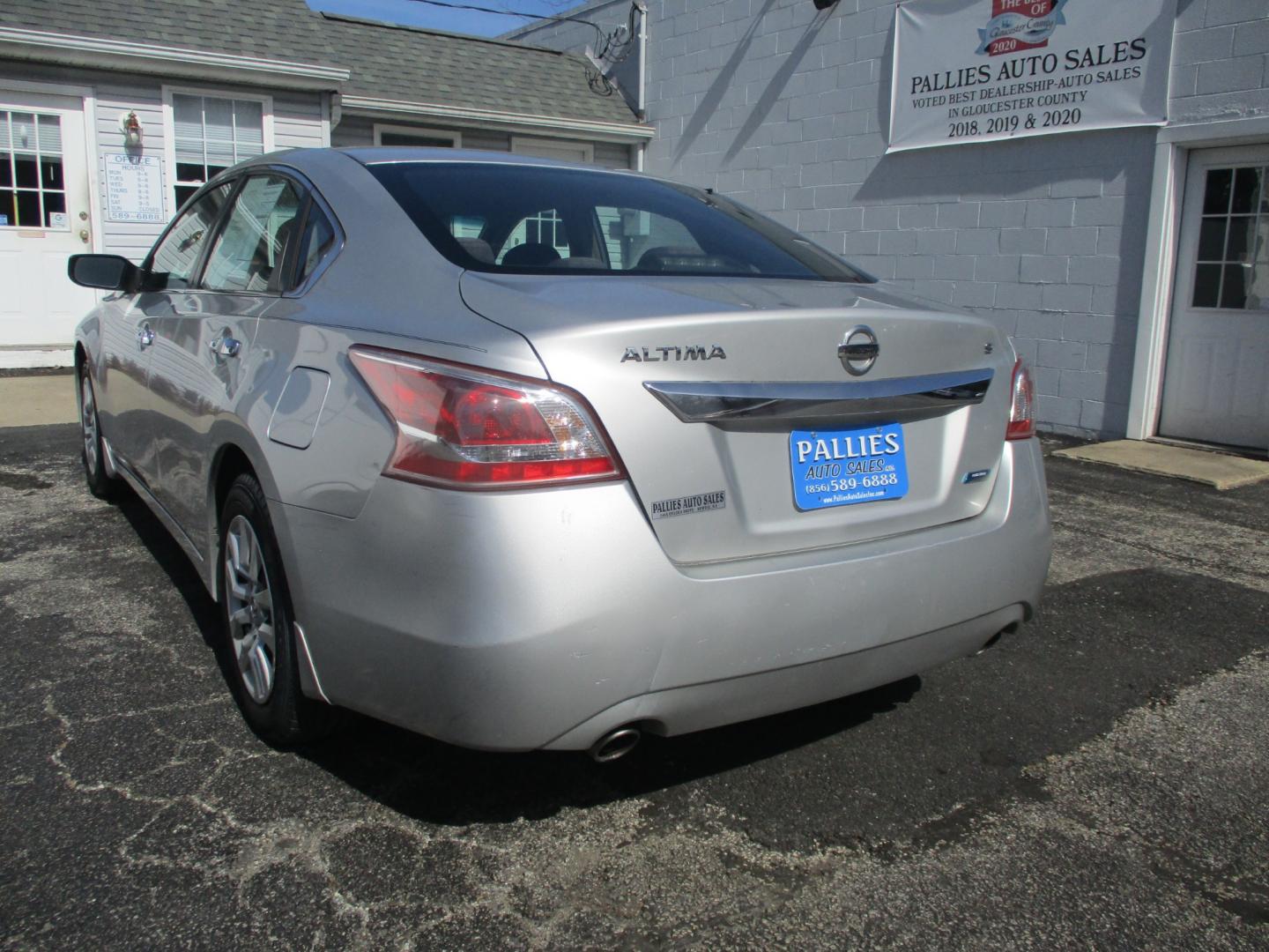 2013 SILVER Nissan Altima (1N4AL3AP6DC) with an 2.5L L4 DOHC 16V engine, AUTOMATIC transmission, located at 540a Delsea Drive, Sewell, NJ, 08080, (856) 589-6888, 39.752560, -75.111206 - Photo#3